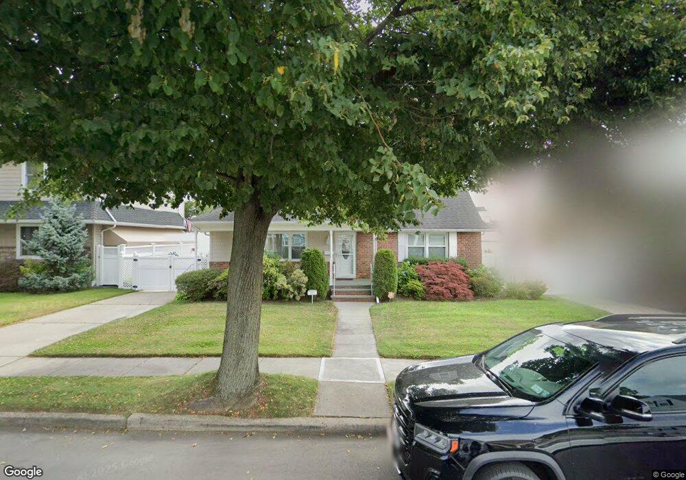 301 Commonwealth St, Franklin Square, NY 11010 - photo 1