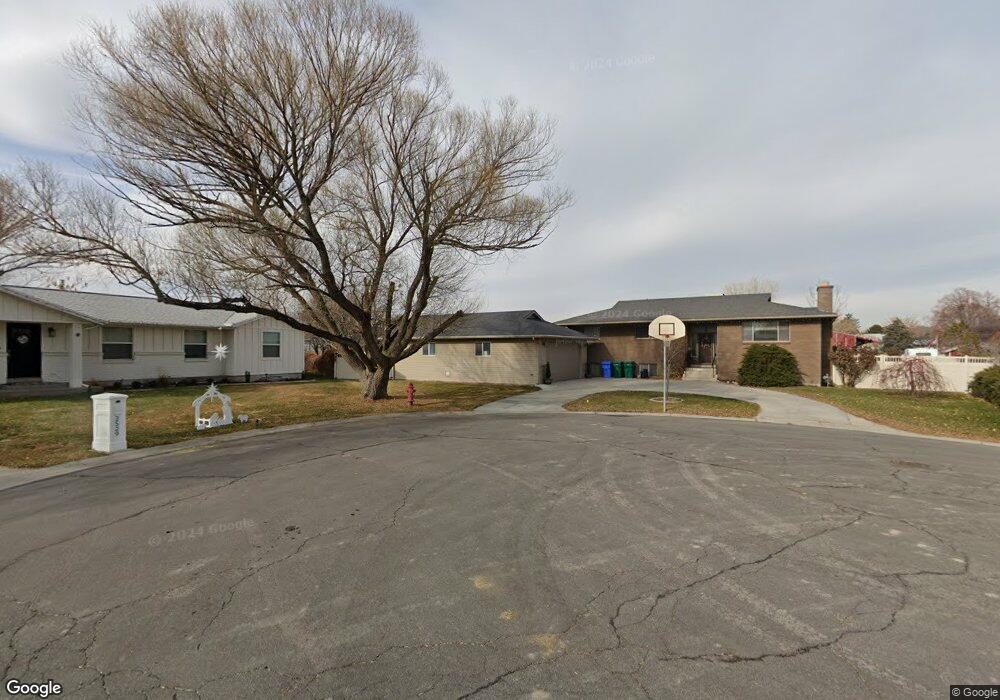 3514 W Mountain View Cir, Riverton, UT 84065 - photo 1