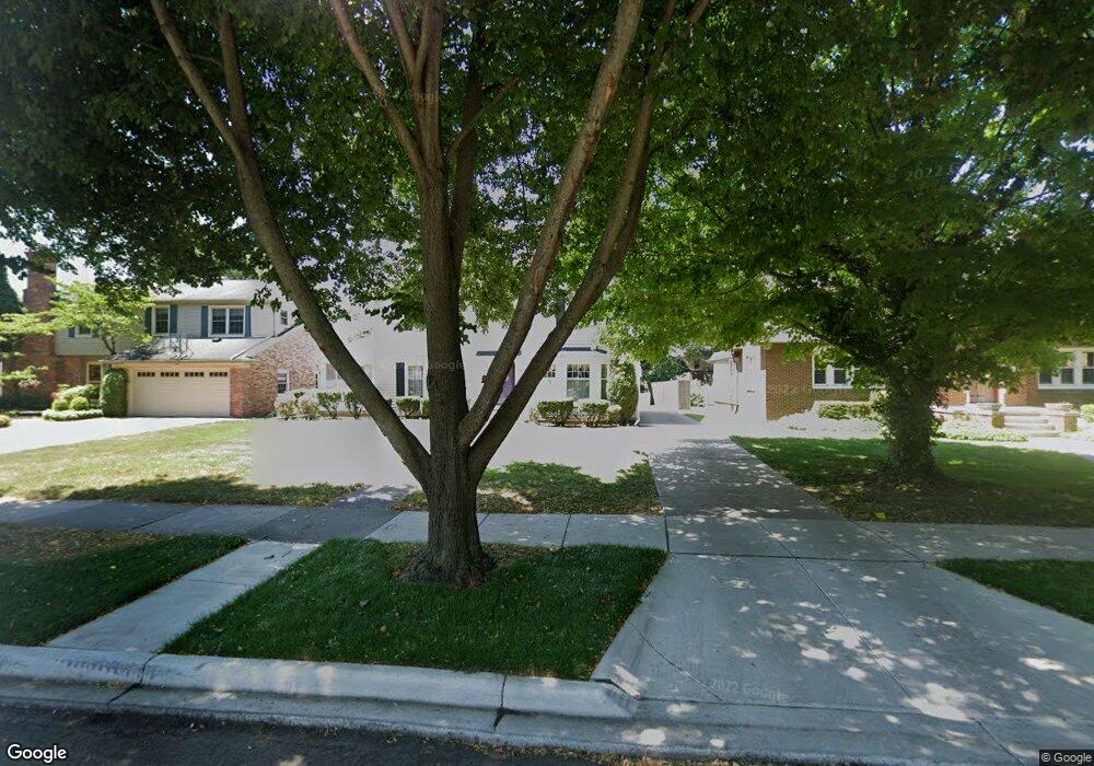 605 Rivard Blvd, Grosse Pointe, MI 48230 - photo 1