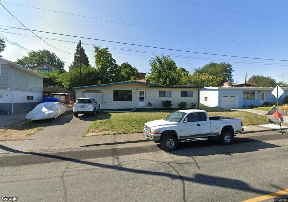 1810 E 10th St, the Dalles, OR 97058 - photo 1