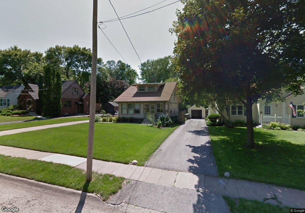 3020 44th St, Des Moines, IA 50310 - photo 1