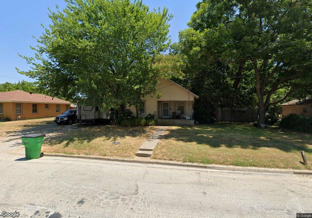 1030 Fair Ave, Gainesville, TX 76240 - photo 1