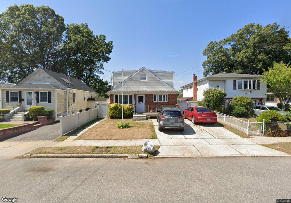 287 Deauville Blvd, Copiague, NY 11726 - photo 1