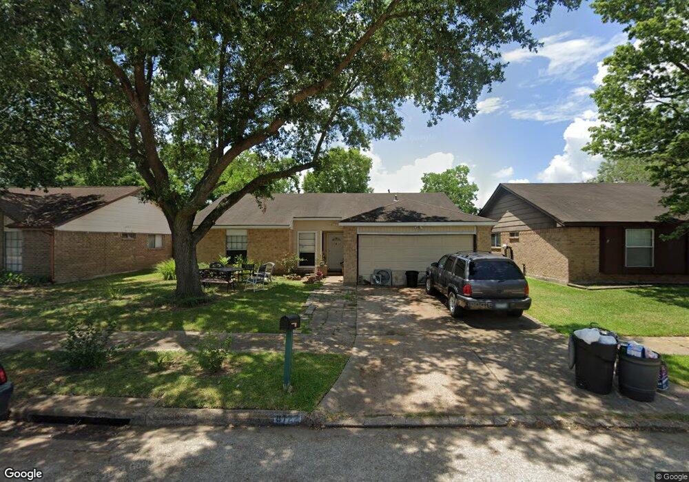 8722 Kirkmont Dr, Houston, TX 77089 - photo 1