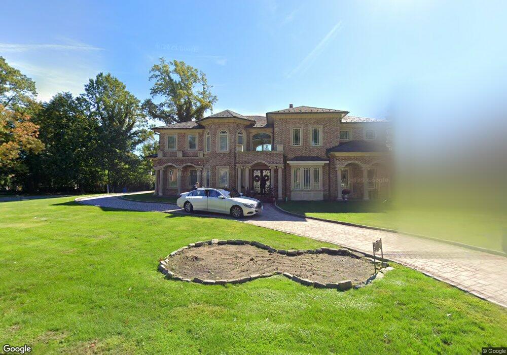 203 Aldershot Ln, Manhasset, NY 11030 - photo 1