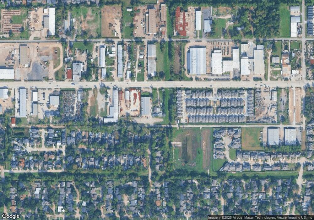 4135 Pinemont Dr, Houston, TX 77018 - photo 1