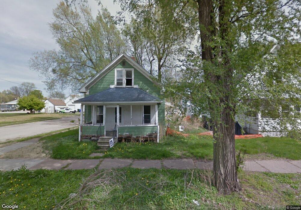 1201 N St SW, Cedar Rapids, IA 52404 - photo 1