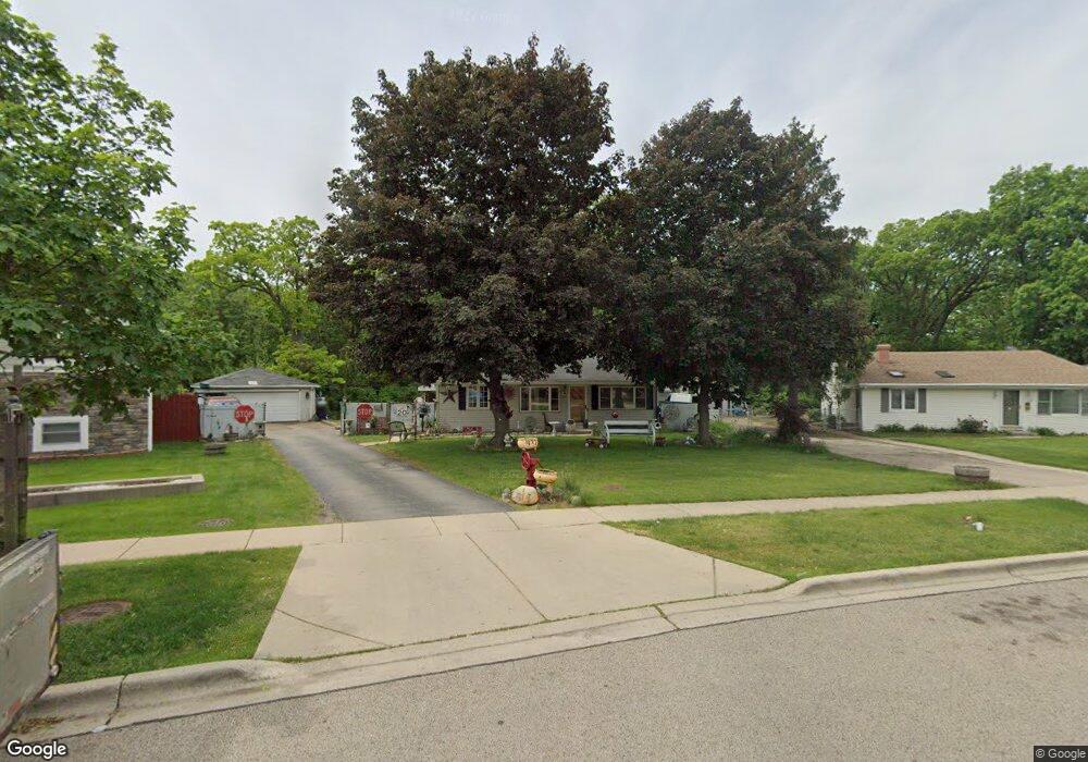 437 Tulsa Ave, Carpentersville, IL 60110 - photo 1