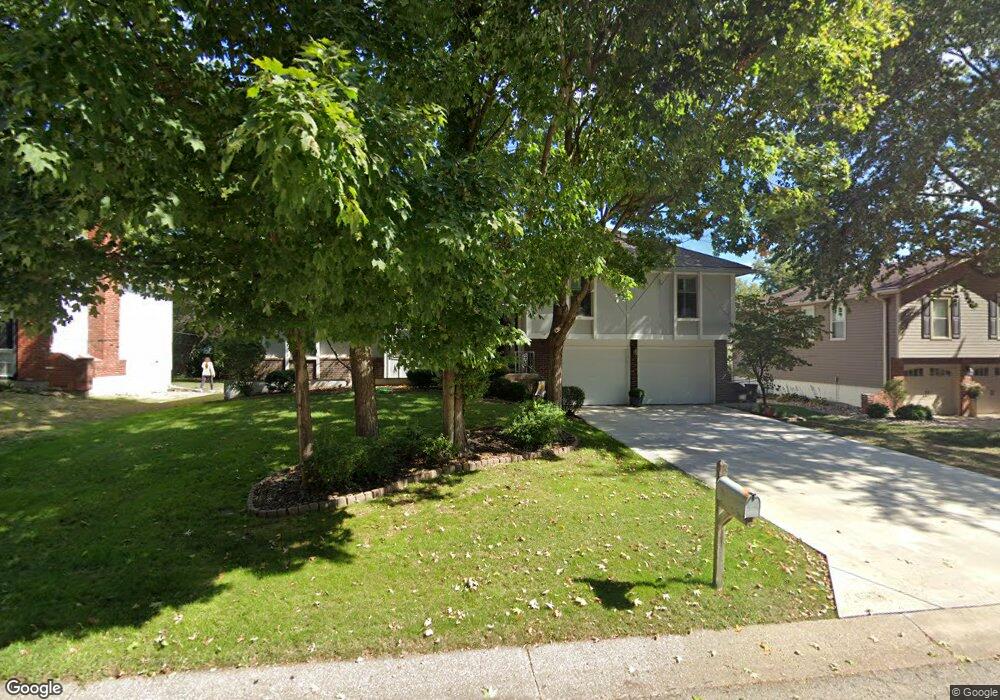 5715 Westgate St, Shawnee, KS 66216 - photo 1