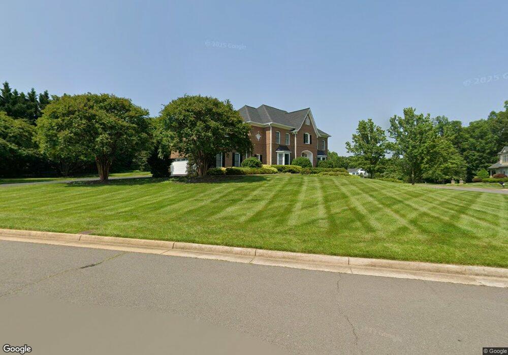 11008 Lance Ln, Oakton, VA 22124 - photo 1