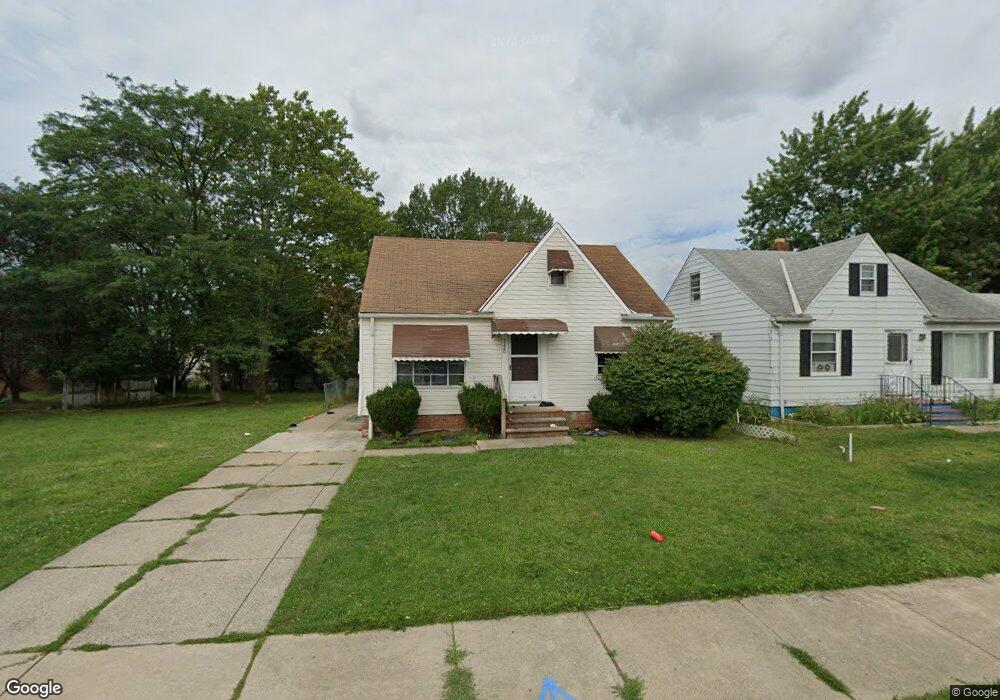 5220 Arch St, Maple Heights, OH 44137 - photo 1