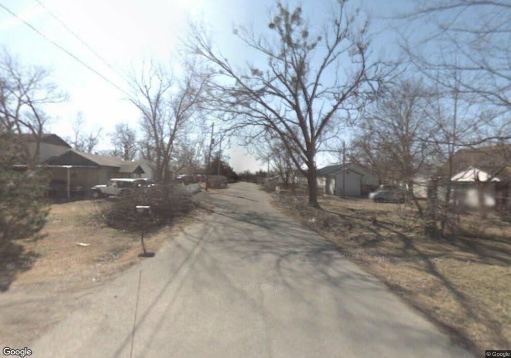 207 S Maryland Ave, Claremore, OK 74017 - photo 1