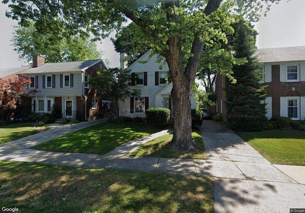 210 Mckinley Ave, Grosse Pointe Farms, MI 48236 - photo 1