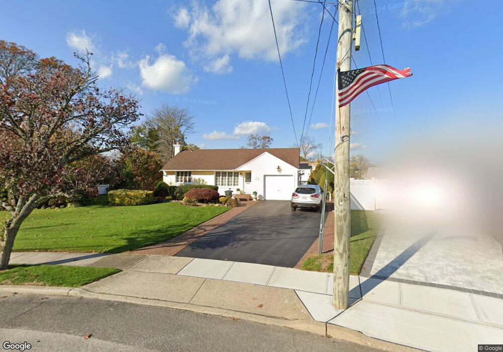 511 Derby Dr E, Oceanside, NY 11572 - photo 1