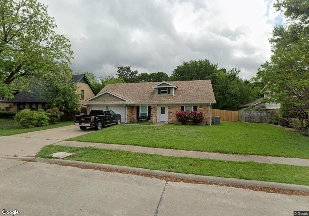 2410 Woodlawn Dr, Ennis, TX 75119 - photo 1