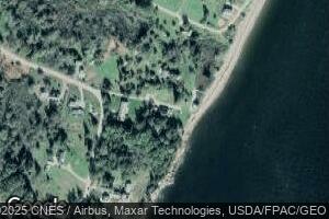 18 Beach St, Owls Head, ME 04854