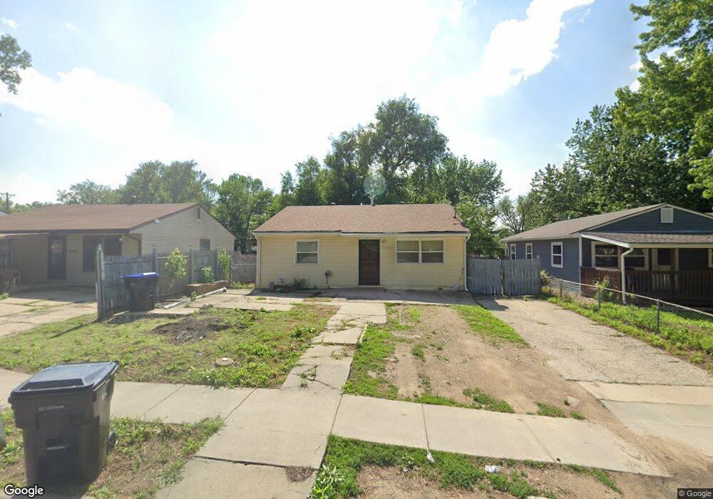3121 SE Girard St, Topeka, KS 66605 - photo 1