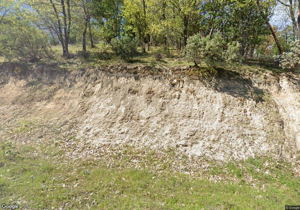 1914 NW Crown Dr, Grants Pass, OR 97526 - photo 1