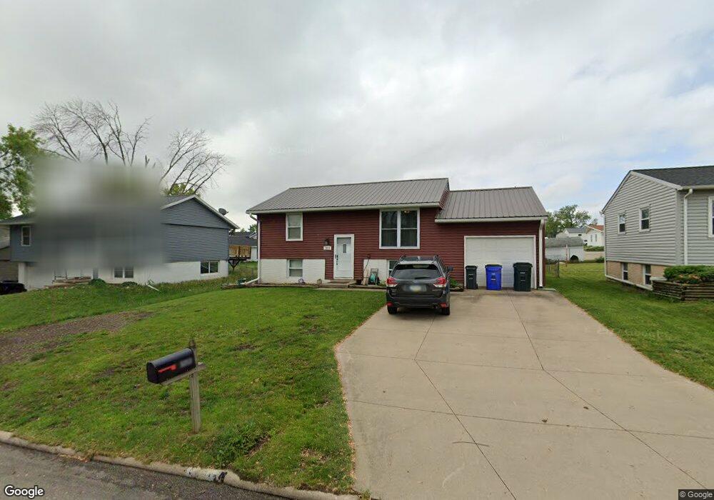 3213 Bayberry Dr SW, Cedar Rapids, IA 52404 - photo 1