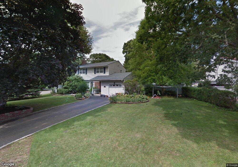 4 Queen Anne Place, Hauppauge, NY 11788 - photo 1