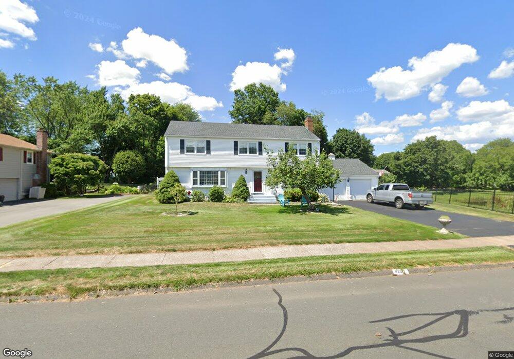 922 Cloverdale Cir, Wethersfield, CT 06109 - photo 1