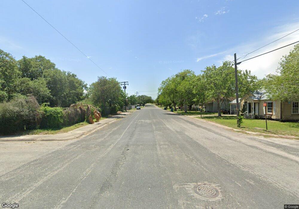 201 Clare, Beeville, TX 78102 - photo 1