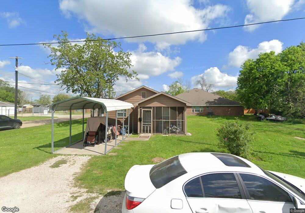 1301 4th St, Bay City, TX 77414 - photo 1