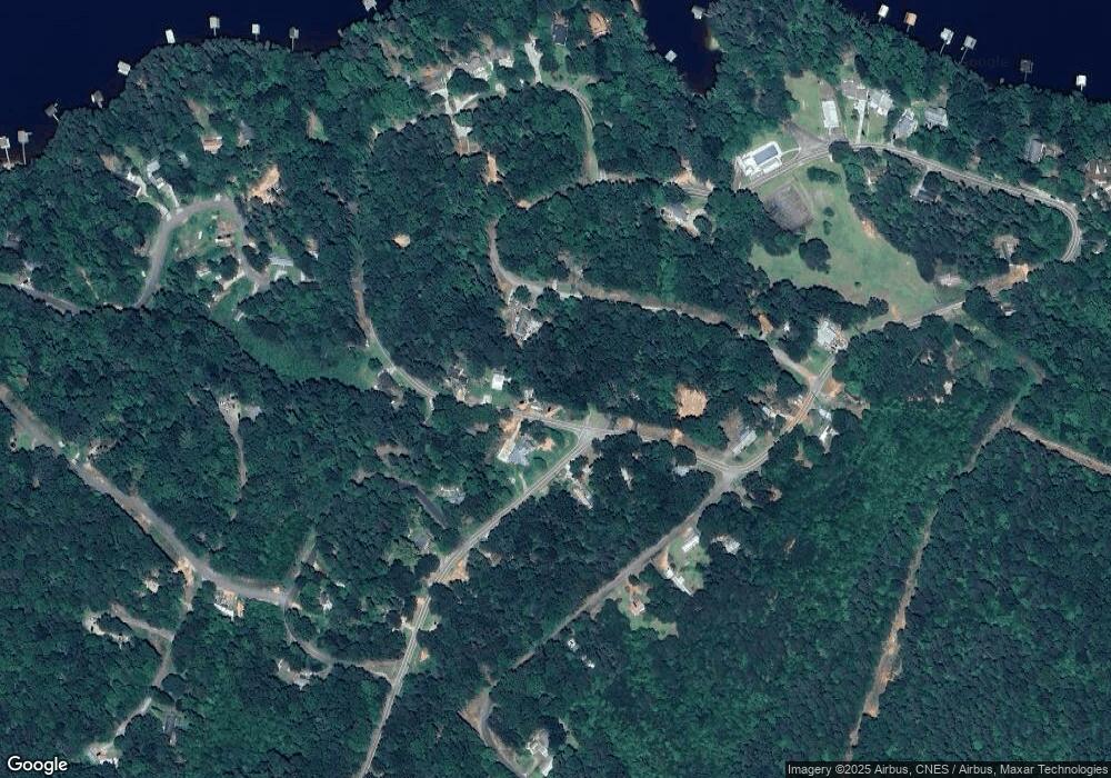 92 Shorewood Cir, Toccoa, GA 30577 - photo 1