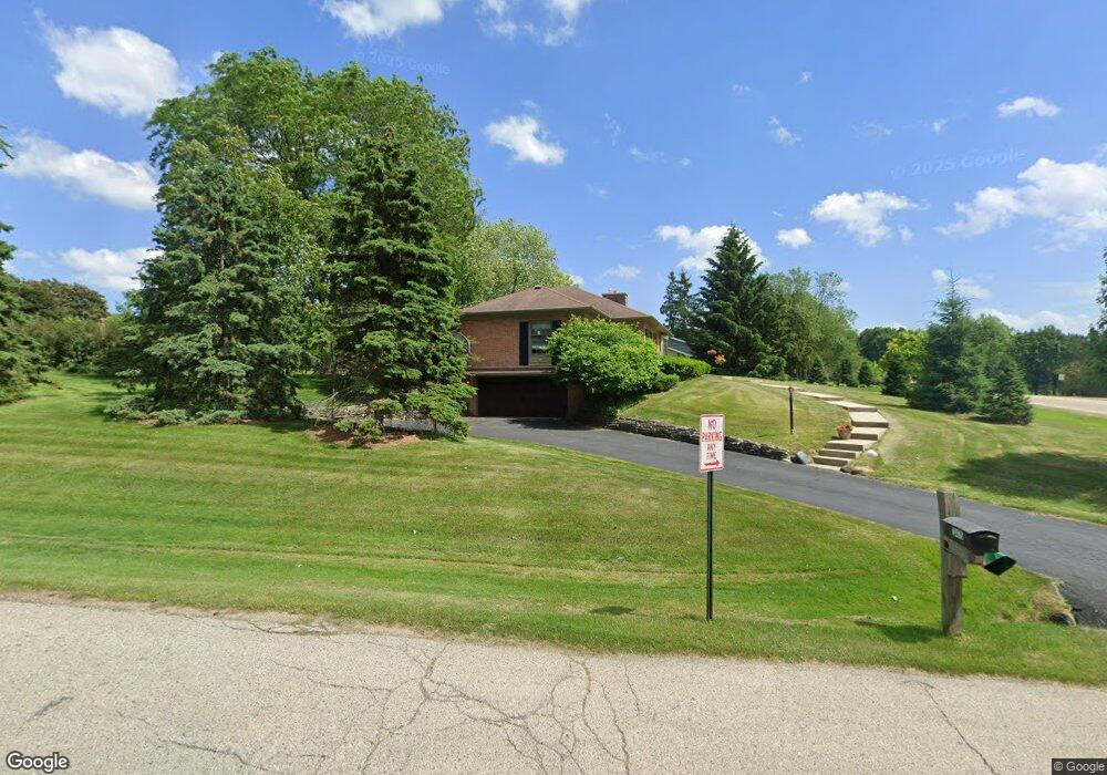 13475 Bobby Ln, Elm Grove, WI 53122 - photo 1