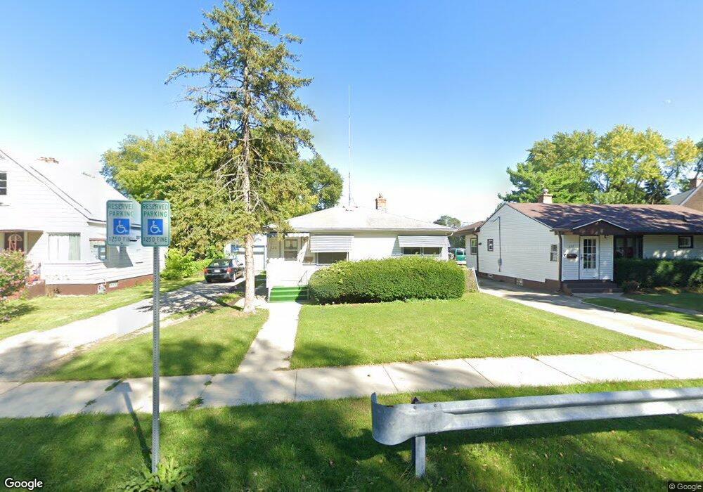 629 S Fulton Ave, Waukegan, IL 60085 - photo 1