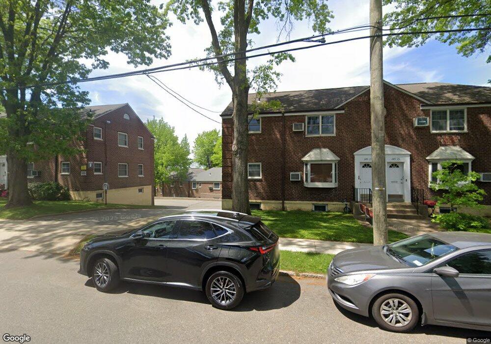 24923 60th Ave unit 2nd Fl, Little Neck, NY 11362 - photo 1