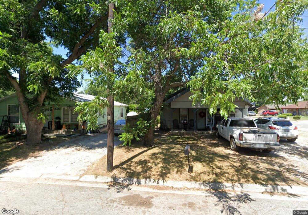 1111 N Taylor St, Gainesville, TX 76240 - photo 1