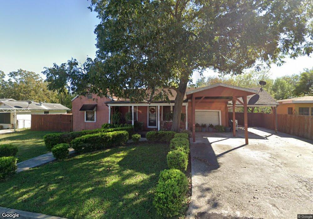 1063 E Cedar St, Seguin, TX 78155 - photo 1