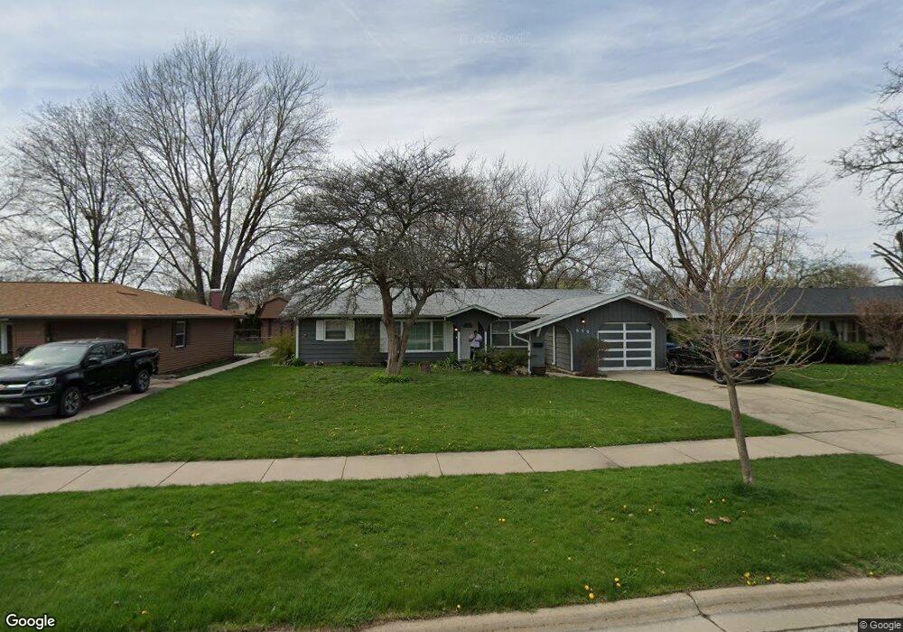 650 Laurel Dr unit 4, Aurora, IL 60506 - photo 1