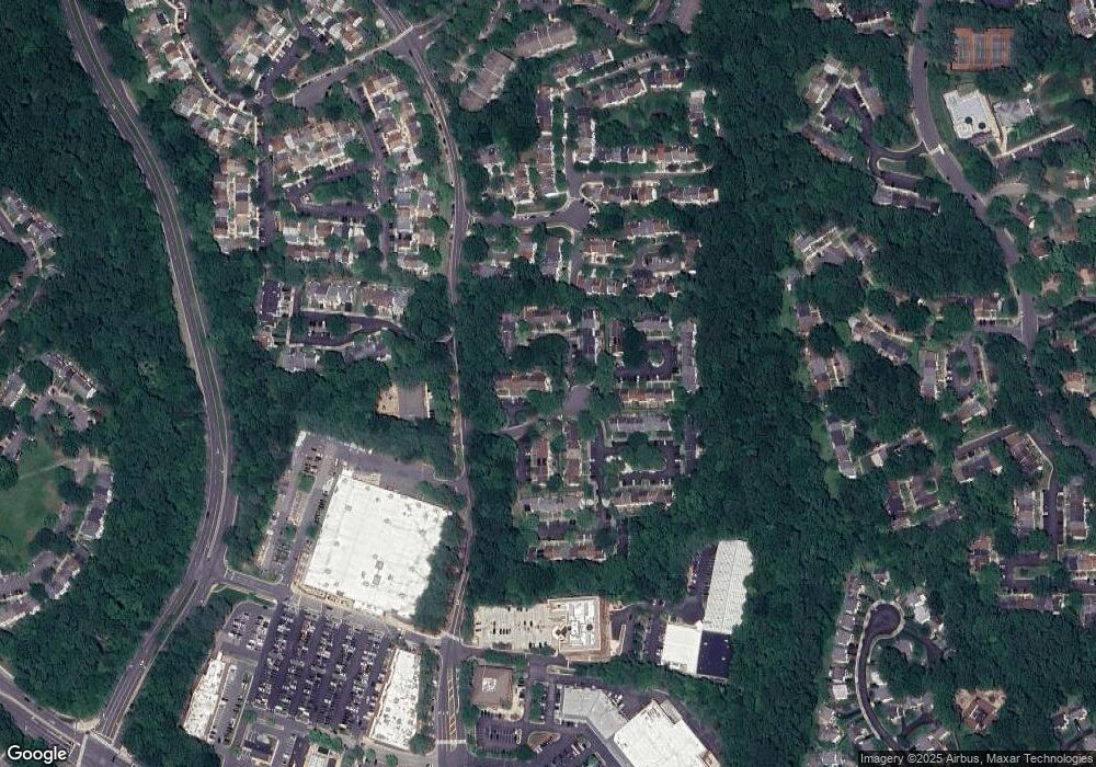 10220 Roberts Common Ln, Burke, VA 22015 - photo 1