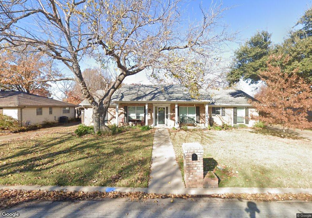 189 Shady Lake Dr, Hurst, TX 76054 - photo 1