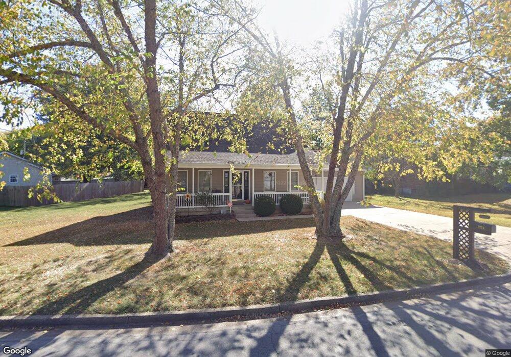 1004 Laurel Dr, Rolla, MO 65401 - photo 1