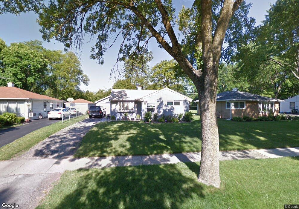 2203 Wren Ln, Rolling Meadows, IL 60008 - photo 1