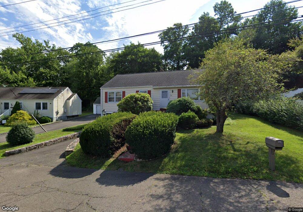 245 Crestview Dr, Bridgeport, CT 06606 - photo 1