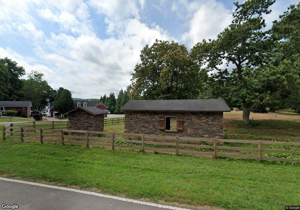 3960 Sundown Dr, Gainesville, GA 30506 - photo 1