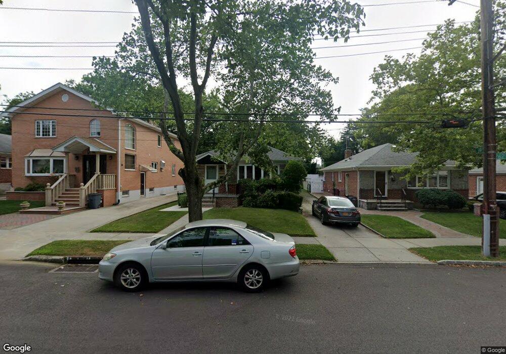 5842 262nd St, Little Neck, NY 11362 - photo 1