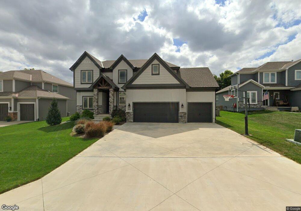 1025 SW Drake Cir, Lees Summit, MO 64082 - photo 1