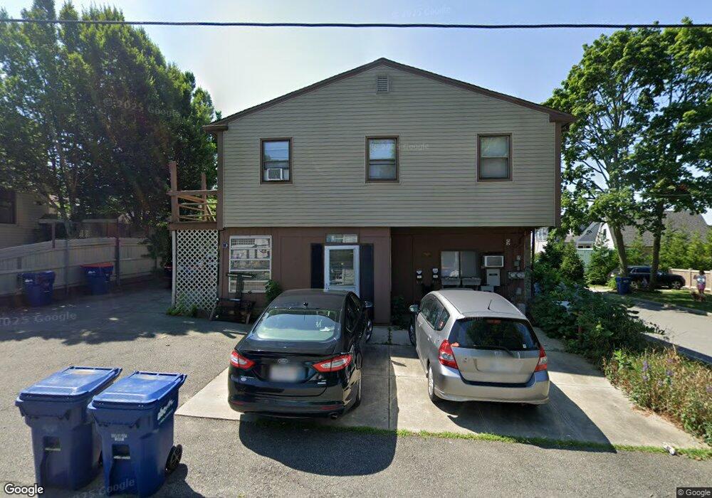 9 Oxford St, Fairhaven, MA 02719 - photo 1