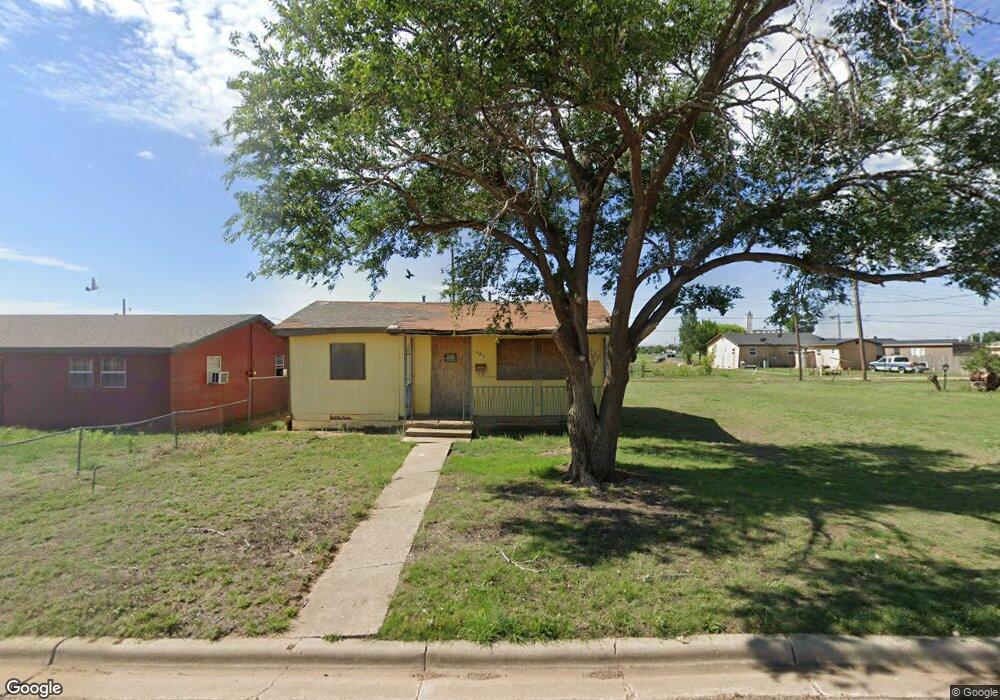 207 Bullock St, Plainview, TX 79072 - photo 1