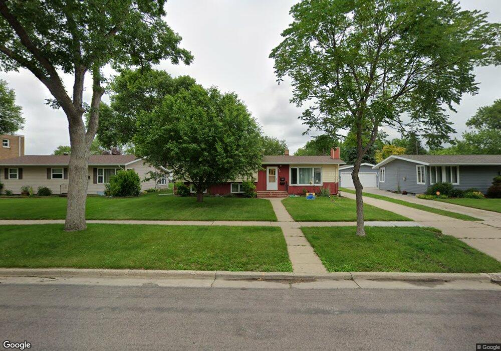 409 28th Ave N, Fargo, ND 58102 - photo 1