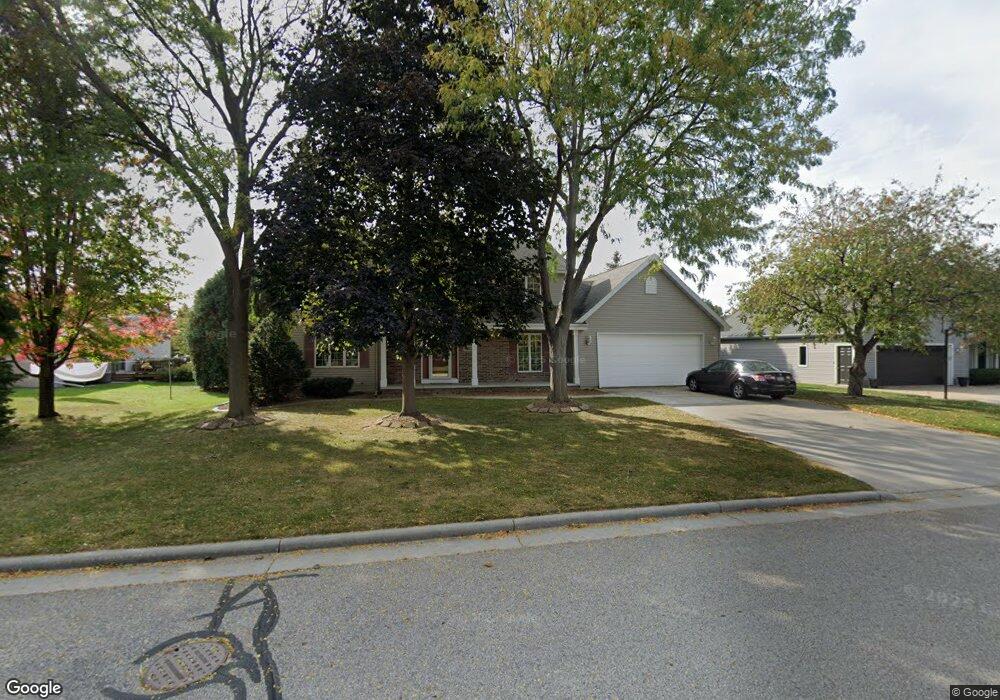 2213 W Hiawatha Dr, Appleton, WI 54914 - photo 1