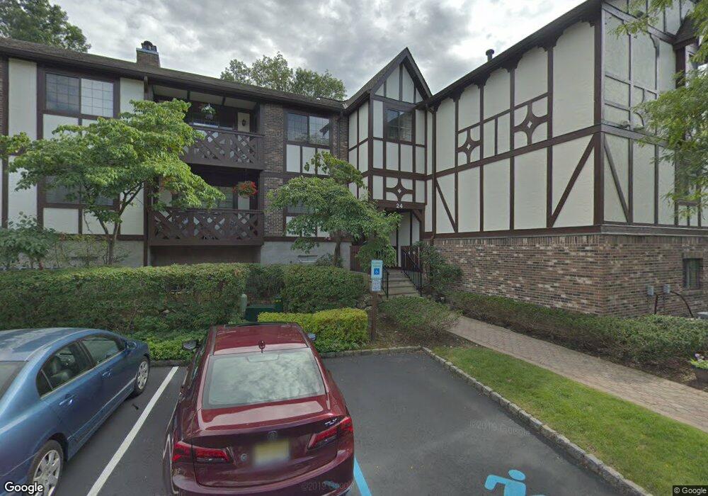 2404 Hemingway Ln, Mahwah, NJ 07430 - photo 1