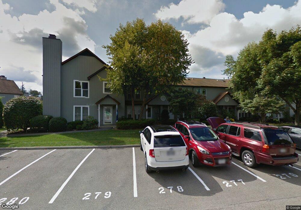 60 Hemlock Cir, Peekskill, NY 10566 - photo 1