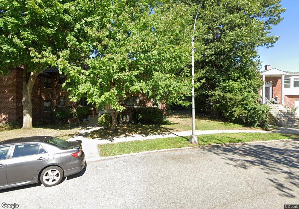 24589 62nd Ave, Little Neck, NY 11362 - photo 1