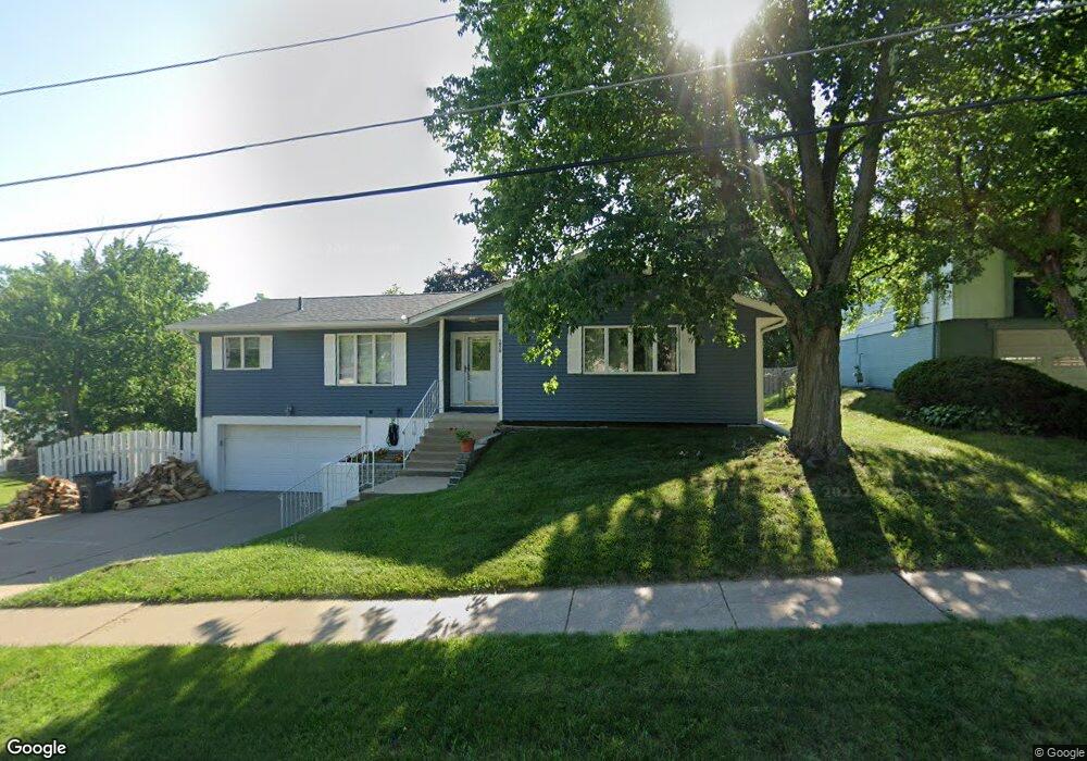 1979 14th St, Bettendorf, IA 52722 - photo 1